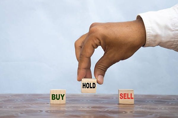 Online Stock Trading Platform with Fast Execution and Insights