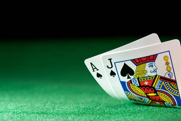 Important Platform Differences to Explore in siti poker online